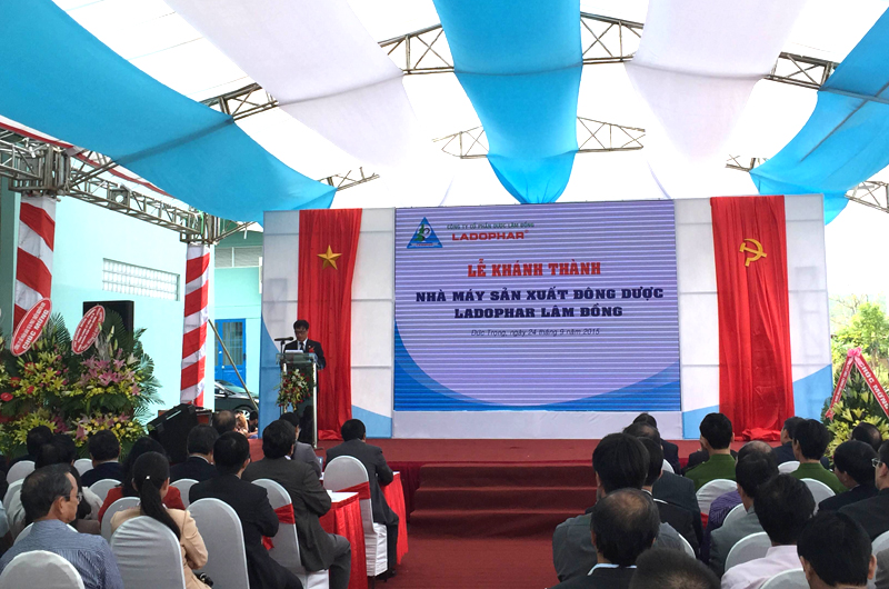 Lãnh đạo DN phát biểu tại lễ khánh thành nhà máy