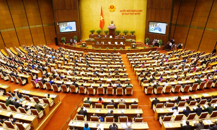 Nghị quyết về kế hoạch phát triển kinh tế - xã hội 2016 được quốc hội thông qua với hơn 90% tán thành. Ảnh: Giang Huy