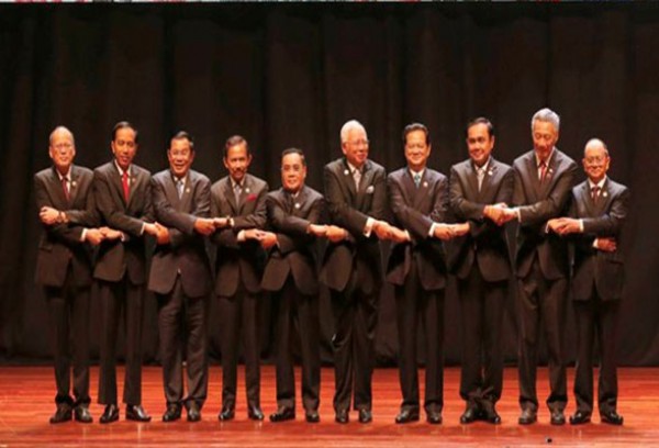 Lãnh đạo 10 nước ASEAN thể hiện tinh thần đoàn kết, nhất trí trong xây dựng cộng đồng ASEAN