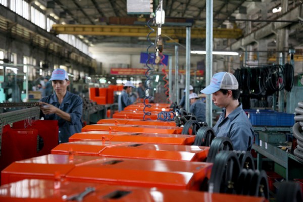 Tính đến cuối năm 2013, cả nước có khoảng 58 nghìn DN hoạt động trong ngành công nghiệp, nhưng số DN cung cấp các loại linh kiện phụ tùng kim loại, linh kiện điện – điện tử và linh kiện nhựa- cao su chỉ có khoảng 1.300 DN