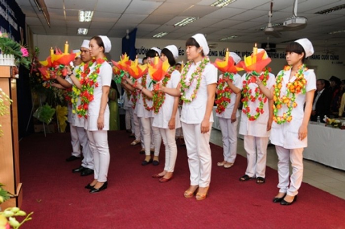Lễ tuyên thệ của sinh viên nghành Dược trước khi ra trường