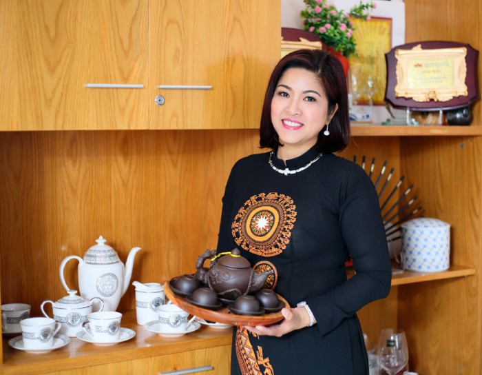 Chị Đỗ Hoàng Mỹ Linh – Giám đốc Công ty Gốm Sứ Mỹ Linh