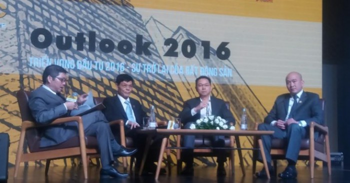 Các diễn giả tại hội nghị “Triển vọng đầu tư 2016: Sự trở lại của bất động sản”.