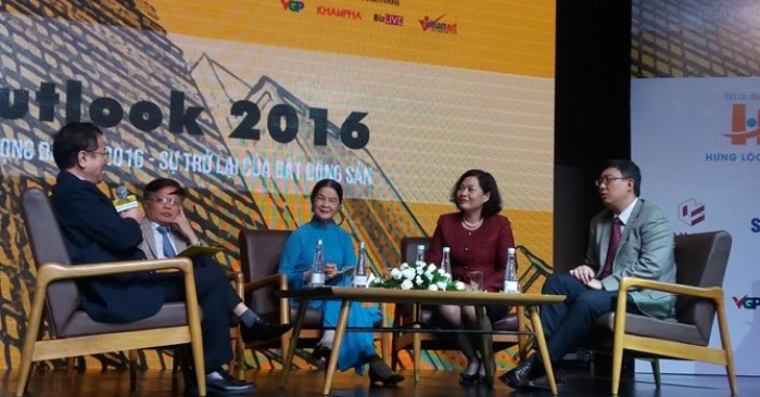 Các diễn giả tại hội nghị “Triển vọng đầu tư 2016: Sự trở lại của bất động sản”.