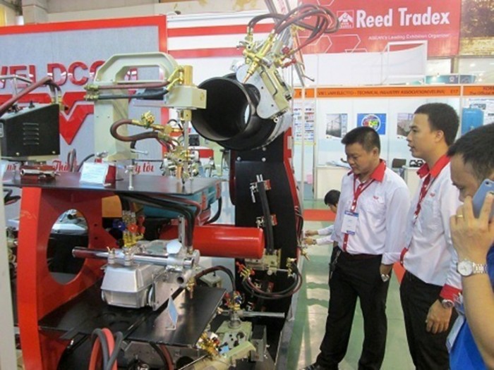 Một góc Triển lãm Sản phẩm Công nghiệp hỗ trợ Việt Nam 2015