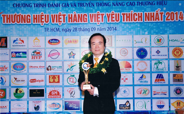 Giáo sư, tiến sĩ Nguyễn Xuân Cương (Bệnh viện thẩm mỹ Sài Gòn).