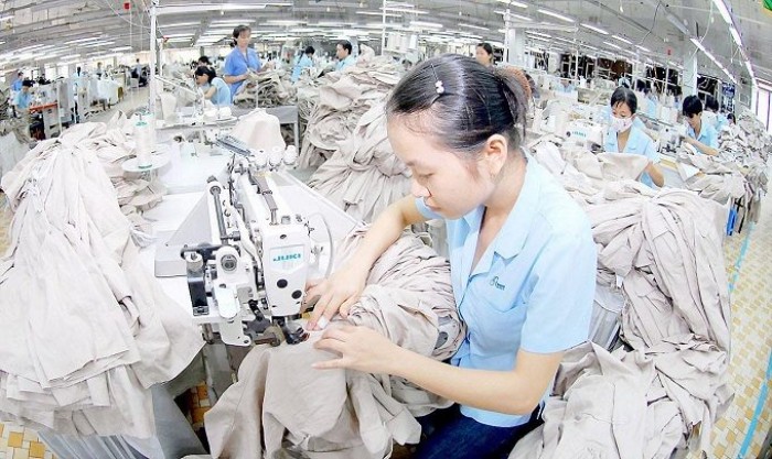 Với nội lực yếu cộng với nguồn nguyên phụ liệu chủ yếu của các doanh nghiệp nước ngoài vẫn luôn là trở ngại “truyền thống” của dệt may Việt Nam. (Ảnh Internet)