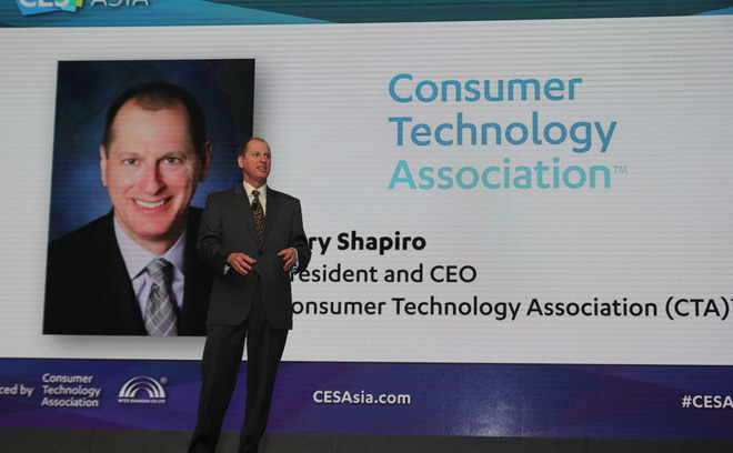 Ông Gary Shapiro, chủ tịch CTA, phát biểu khai mạc CES Asia 2016.
