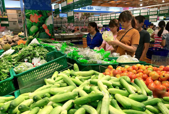 Ăn nhiều trái cây, rau củ có lợi cho sức khỏe làn da. Ảnh: Hoàng Triều