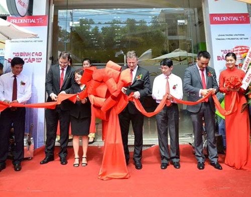 Prudential sẽ mang đến cho khách hàng những trải nghiệm khác biệt từ hệ thống văn phòng ấn tượng, hiện đại, thương hiệu đồng nhất và dịch vụ phù hợp.