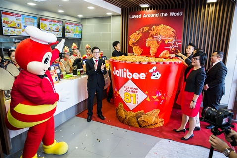 Giây phút ra mắt “Thùng gà Chickenjoy khổng lồ” trong ngày khai trương