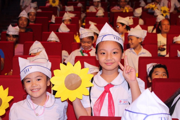 Các em nhỏ tham dự Chương trình “Sữa học đường – Vì tầm vóc Việt”