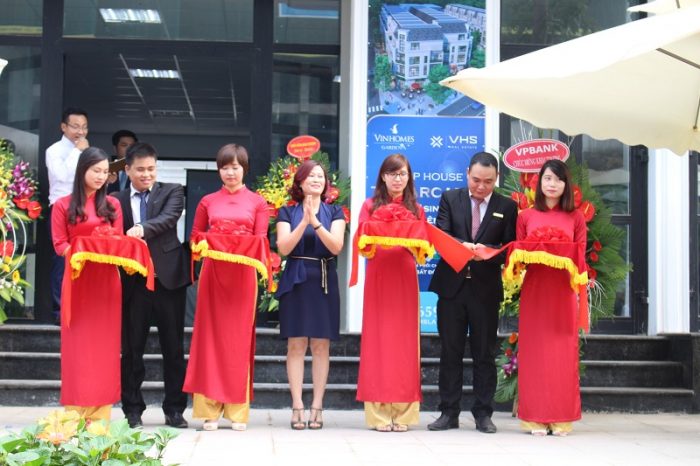 Lễ cắt băng khánh thành văn phòng VHS Vinhomes Gardenia