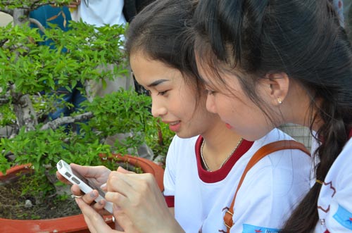 Người dùng di động nên thận trọng với nhiều “bẫy” trên các ứng dụng dịch vụ. Ảnh: Tấn Thạnh