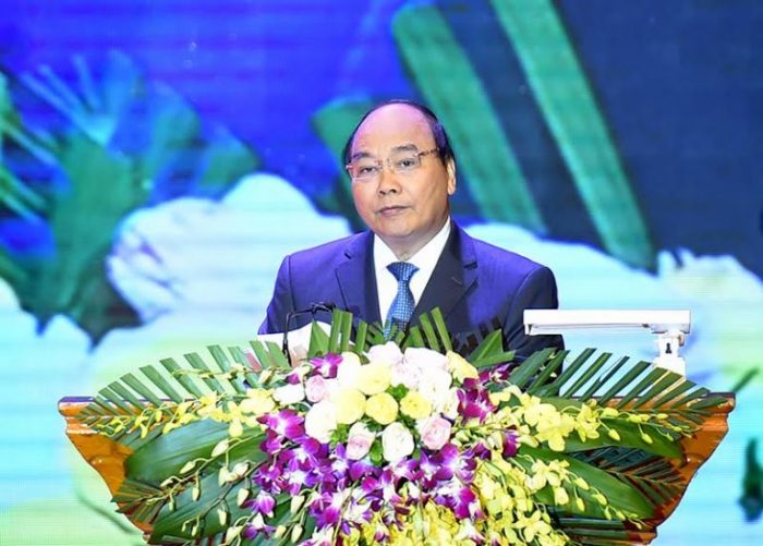 Thủ tướng Nguyễn Xuân Phúc phát biểu tại dự lễ kỷ niệm 20 năm Ngày Truyền thống ngành Chứng khoán Việt Nam và đón nhận Huân chương Độc lập hạng Nhì do Ủy ban Chứng khoán Nhà nước tổ chức, sáng 28/11.