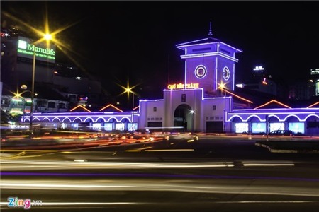 Trung tâm thương mại ngầm Bến Thành sẽ nằm dưới lòng đất trước khu vực chợ Bến Thành, vòng xoay Quách Thị Trang. Ảnh: Hải An.