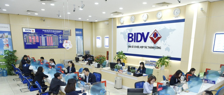Ngân hàng tổng lực gửi thuốc giảm đau hỗ trợ nền kinh tế, doanh nghiệp và người lao động - Ảnh 3. Ngân hàng tổng lực gửi thuốc giảm đau hỗ trợ nền kinh tế, doanh nghiệp và người lao động - Ảnh 3.