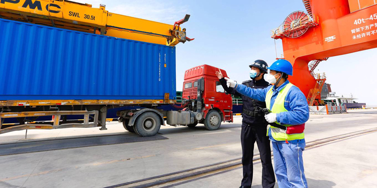 Project Syndicate: Tại sao cả Mỹ và Covid-19 đều không thể làm suy yếu vị thế của Trung Quốc trong nền kinh tế toàn cầu? - Ảnh 1. Project Syndicate: Tại sao cả Mỹ và Covid-19 đều không thể làm suy yếu vị thế của Trung Quốc trong nền kinh tế toàn cầu? - Ảnh 1.