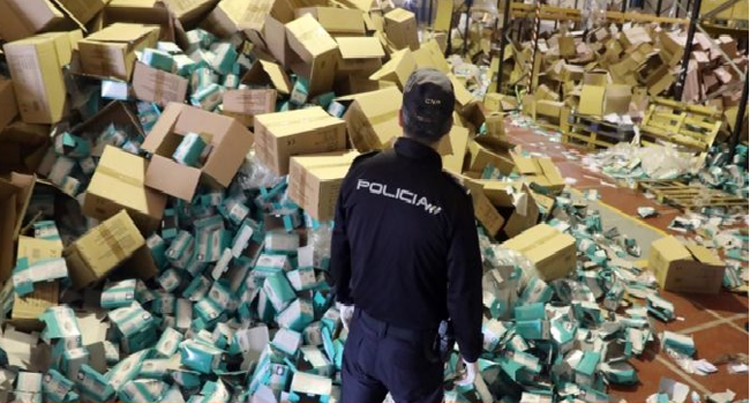 Truy tố hình sự kẻ trộm 4.250 chiếc khẩu trang trong lô hàng của Viettel Post giữa mùa dịch - Ảnh 1. Truy tố hình sự kẻ trộm 4.250 chiếc khẩu trang trong lô hàng của Viettel Post giữa mùa dịch - Ảnh 1.